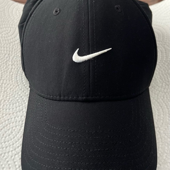 Nike Other - Nike Black and White Logo Cap DRI-FIT